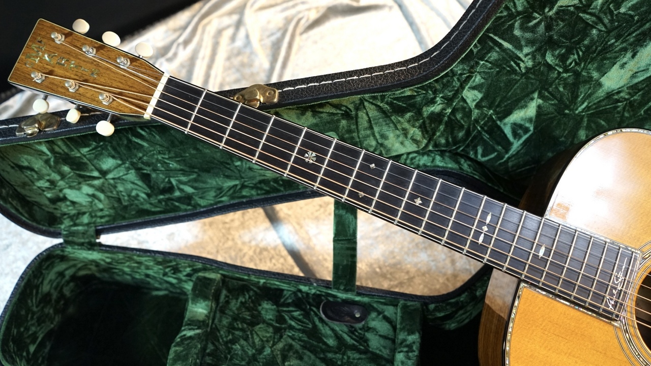 マーチンOM42 ポ－ルサイモンモデル C.F.Martin OM-42PS (Paul Simon)|ドルフィンギターズ