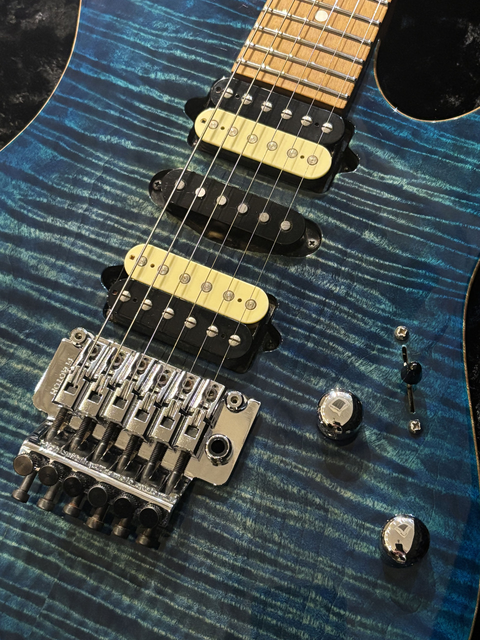 Suhr Modern Flame Maple Top 