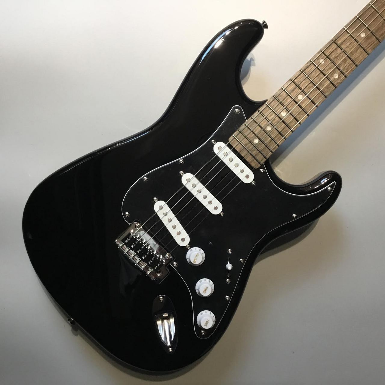 Laid Back LST-5-R-3S Vintage Black エレキギター ストラトタイプ ハムバッカー切替可能 アルダーボディ ブラック  黒（新品/送料無料）【楽器検索デジマート】