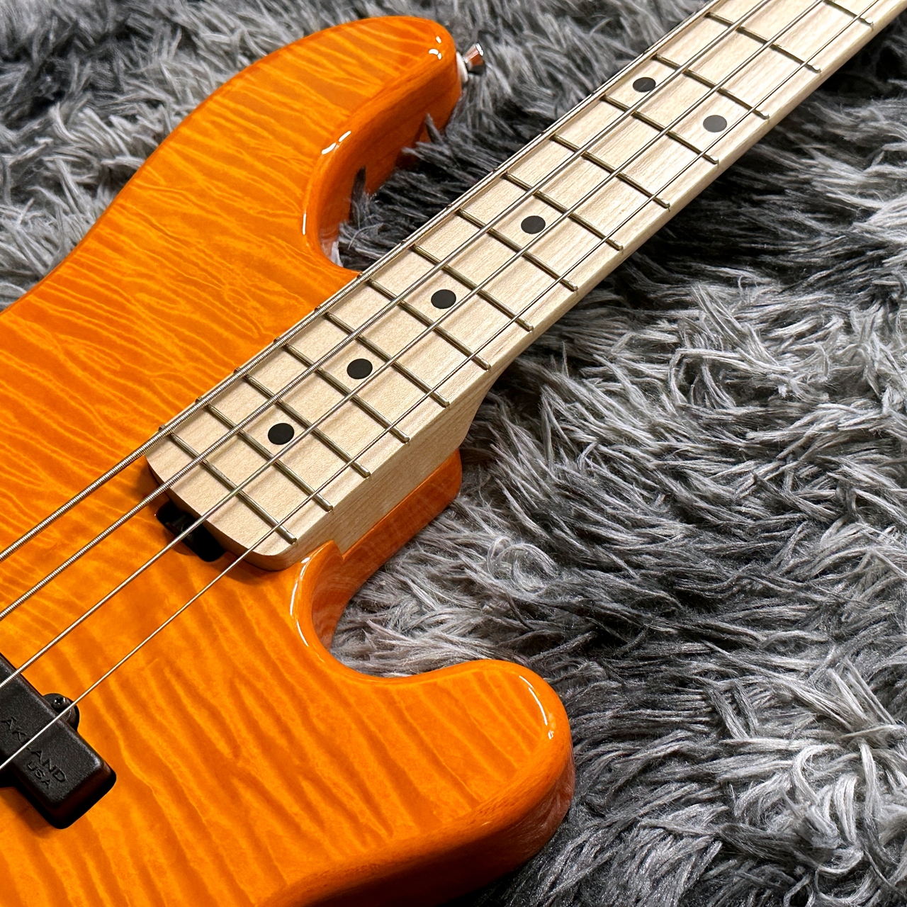 Lakland SL44-94 Deluxe Maple Amber Translucent -Shoreline Series