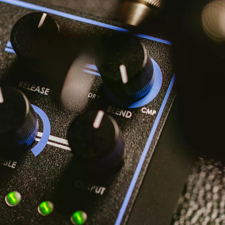 aguilar TLC Compressor EQ DLX ベース用エフェクター コンプレッサー