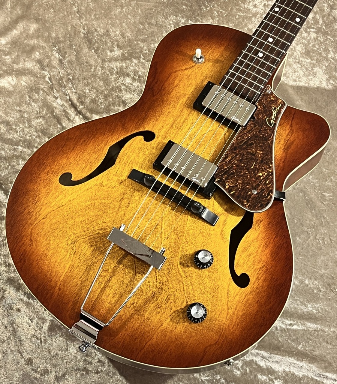 Godin 【USED】5th Avenue CW Kingpin II- HB Cognac Burst