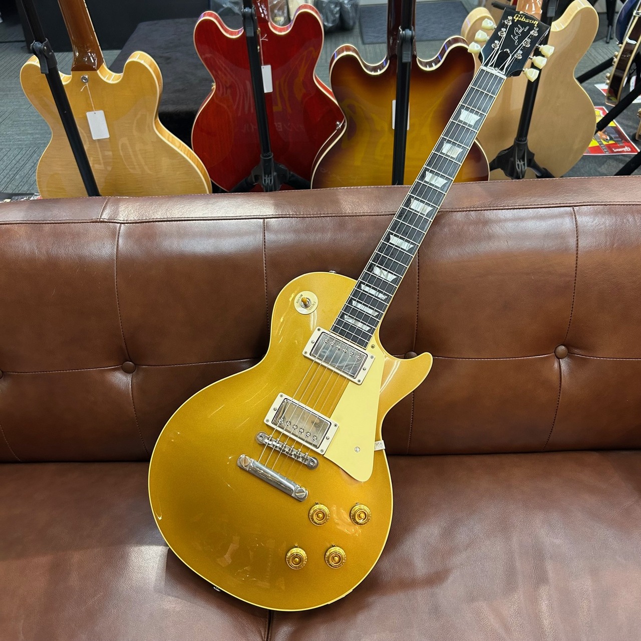 スト－ム　レスポ－ル　中古　美品‼️ シルバ－系の色 Gibson Custom Shop 【最新2026年製】Historic Reissue 1957 Les Pau