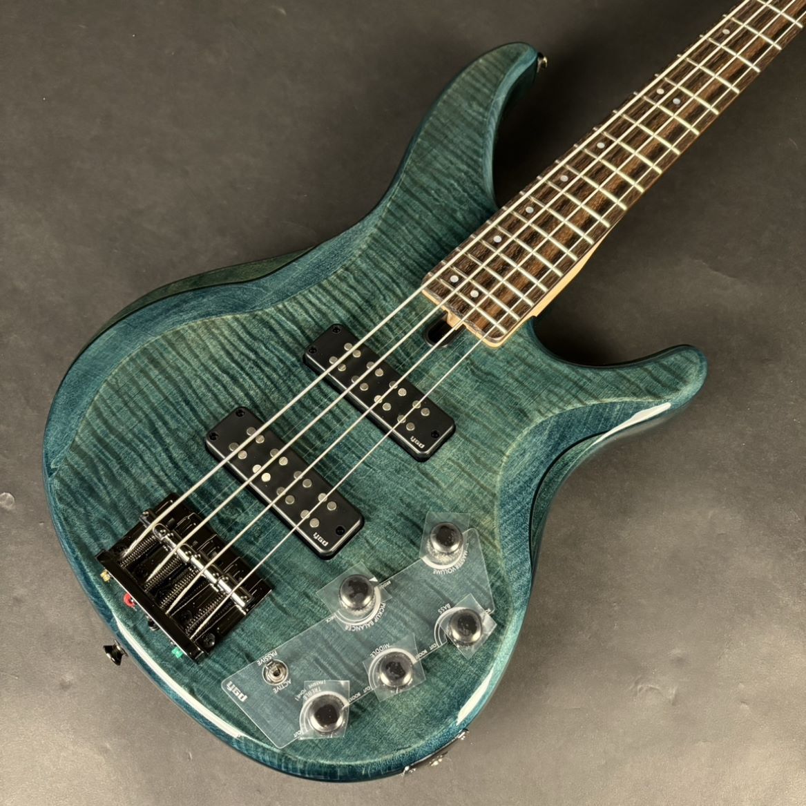 美品　Yamaha trbx604 fm インディゴブルー YAMAHA TRBX604FM IDB インディゴブルー エレキベース ヤマハ