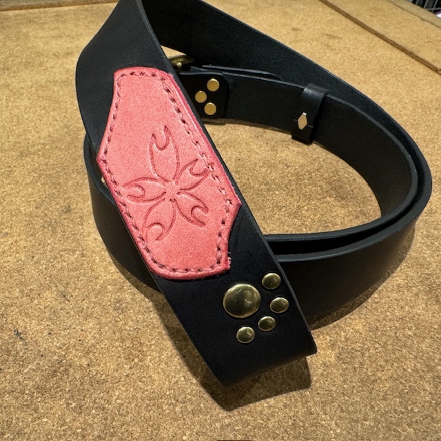 O.uchi Designs O-STRAP 3.5cm Black/Pink 肉球デザイン/革