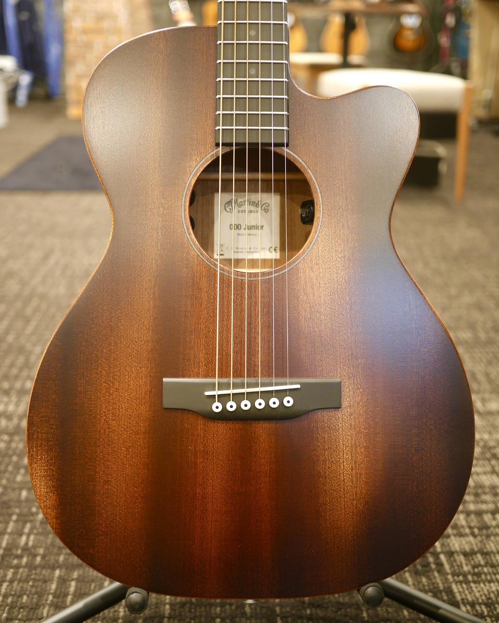 Martin 000CJR-10E ～Street Master～【コスパ◎】【コードを