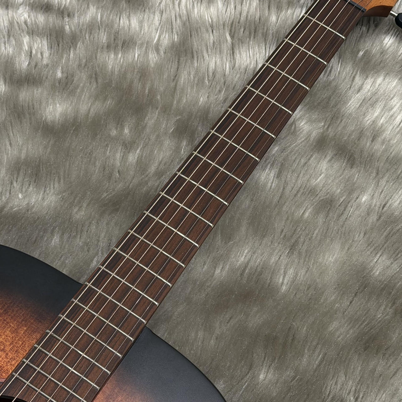 LAG T70D アコースティックギター 美品　ケース付 LAG T70D-B&B DREADNOUGHT アコースティックギター【アウトレット】（B