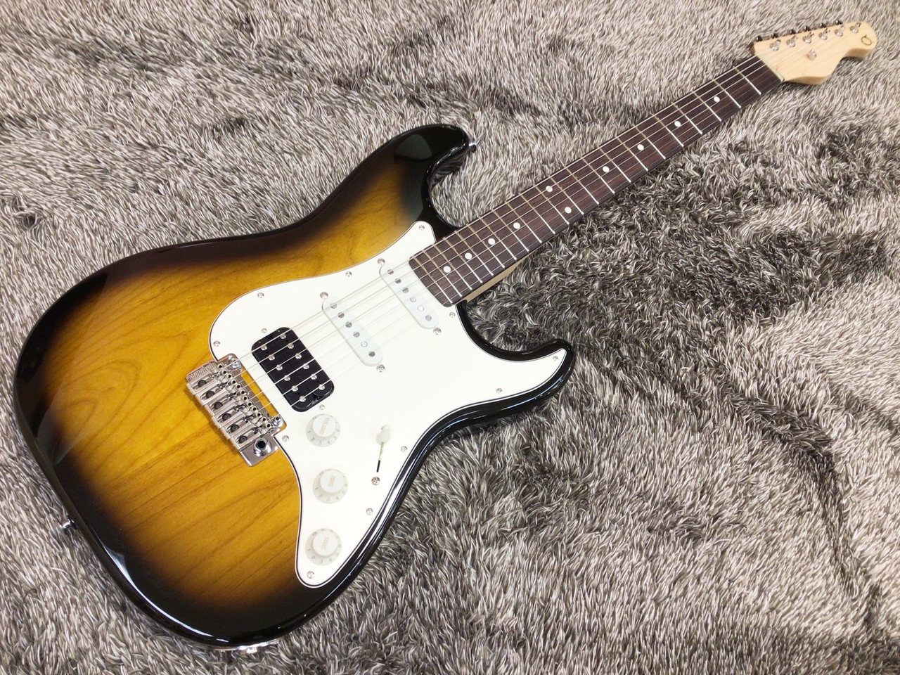 新しく着き Black Smoker 2TS【2トーンサンバーストSSH】【未 SIGMA-SSS STD ギター