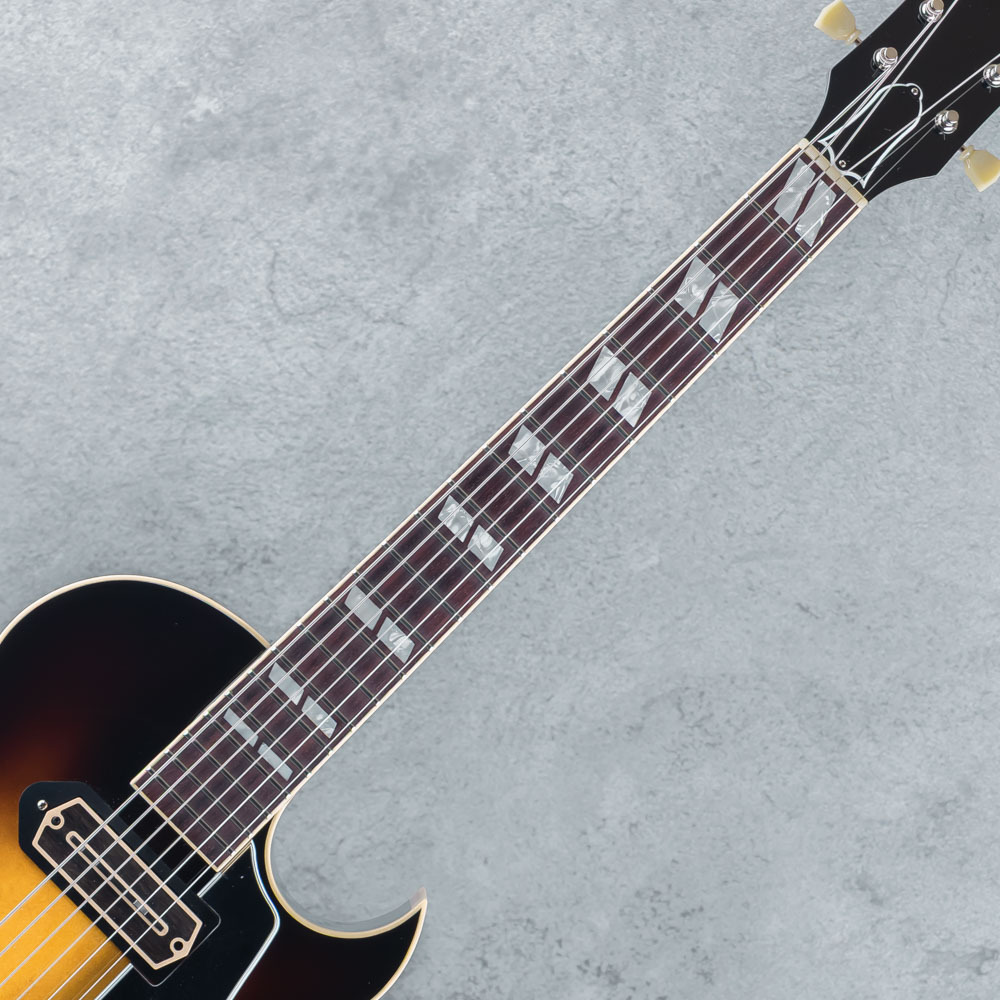 Archtop Tribute AT105 Jr Classic Sunburst / Charlie Christian Archtop Tribute AT105 Jr Classic Sunburst / Charlie Christian
