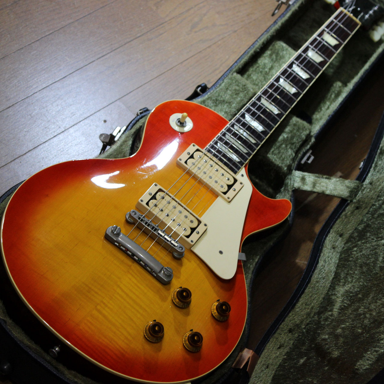 じ*が様 Tokai Love Rock レスポールタイプ サンバースト Tokai Love Rock レスポール タイプ サンバースト ギグケース付