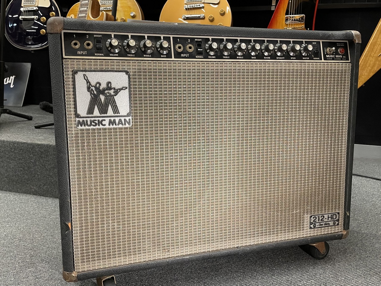 MUSIC MAN 212-HD 130W 1977年製 ギターアンプ（MUSIC MAN 【名器】212 