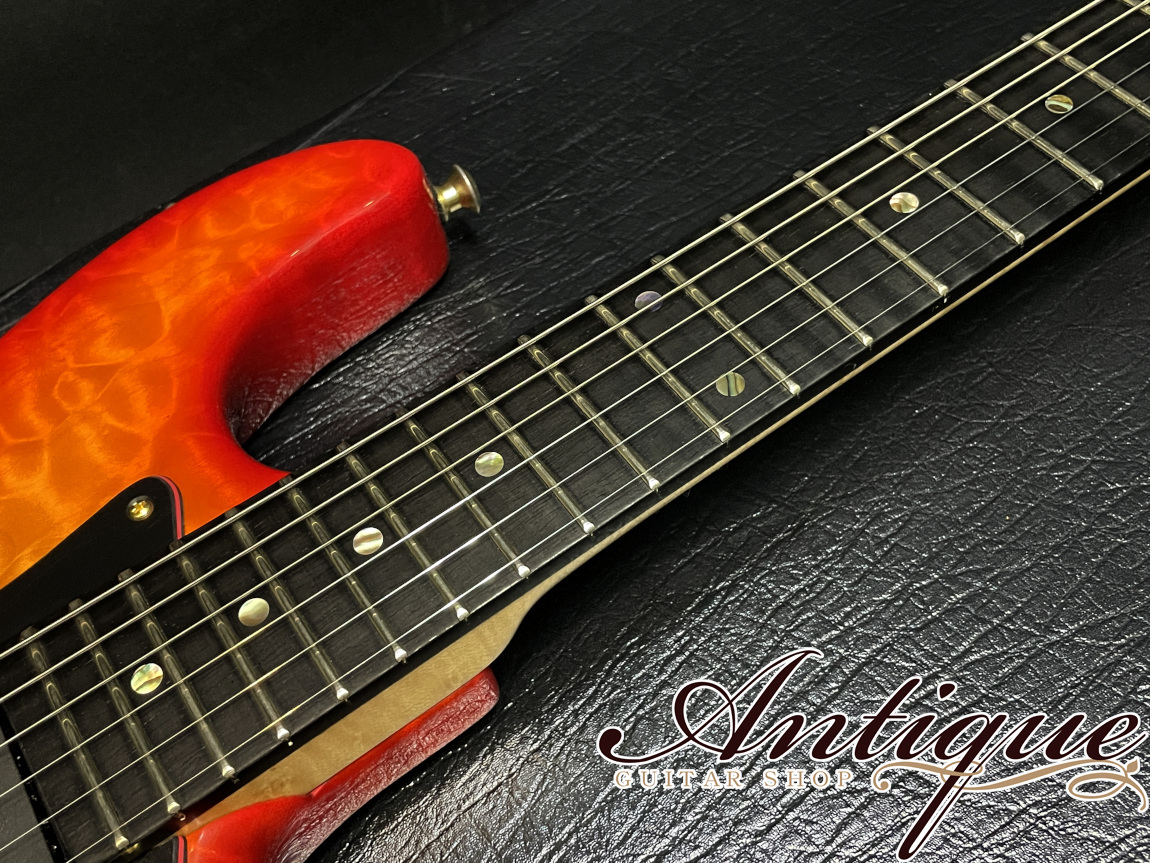 Valley Arts Custom Pro USA 1996 Fireburst M-Head w/1P Quilt Body 