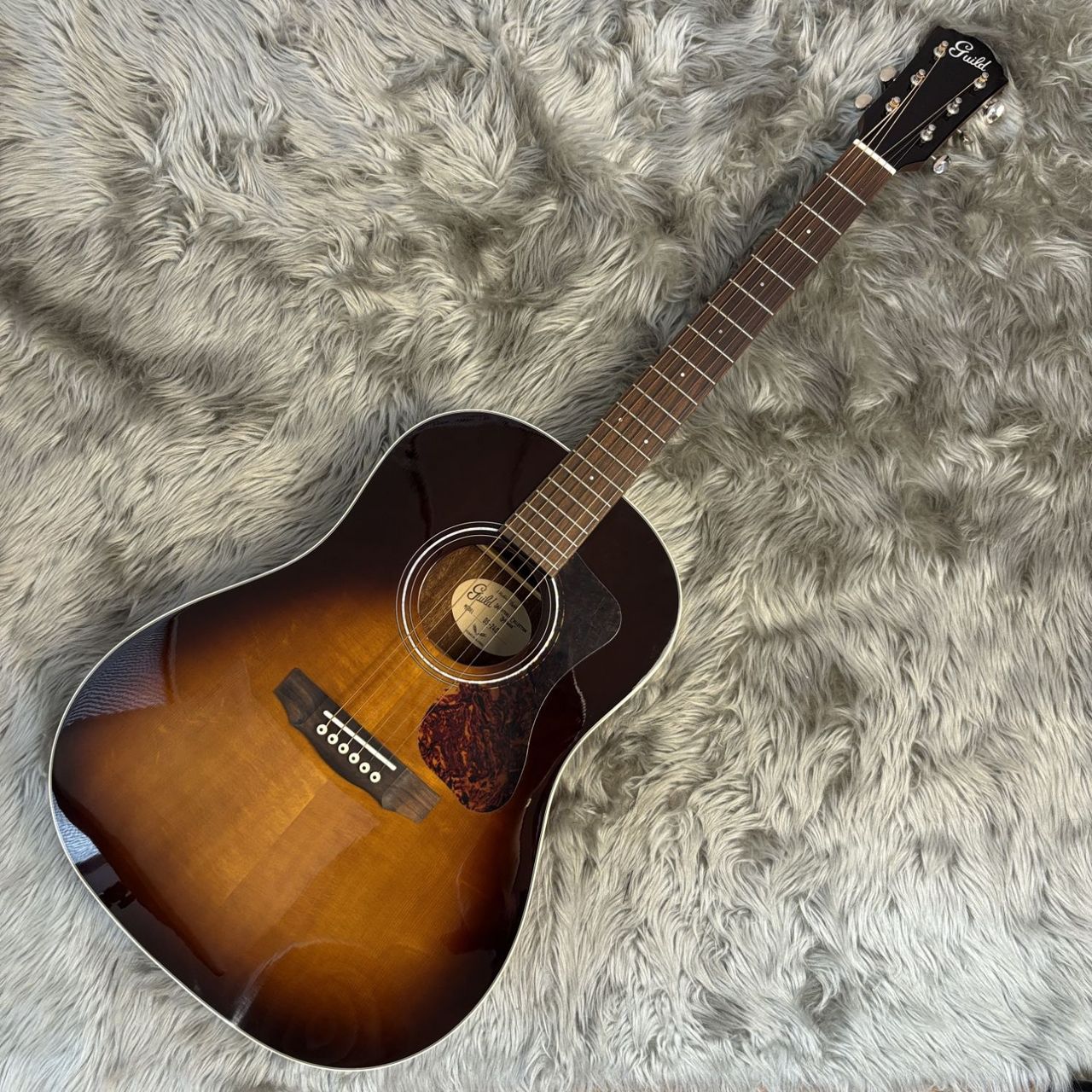 チ*ン様 新品同様！GUILD 〈ギルド〉 DS-240 MEMOIR 専用ギグ GUILD DS-240 MEMOIR VS Vintage Sunburst ギルド ドレッドノート : 愛