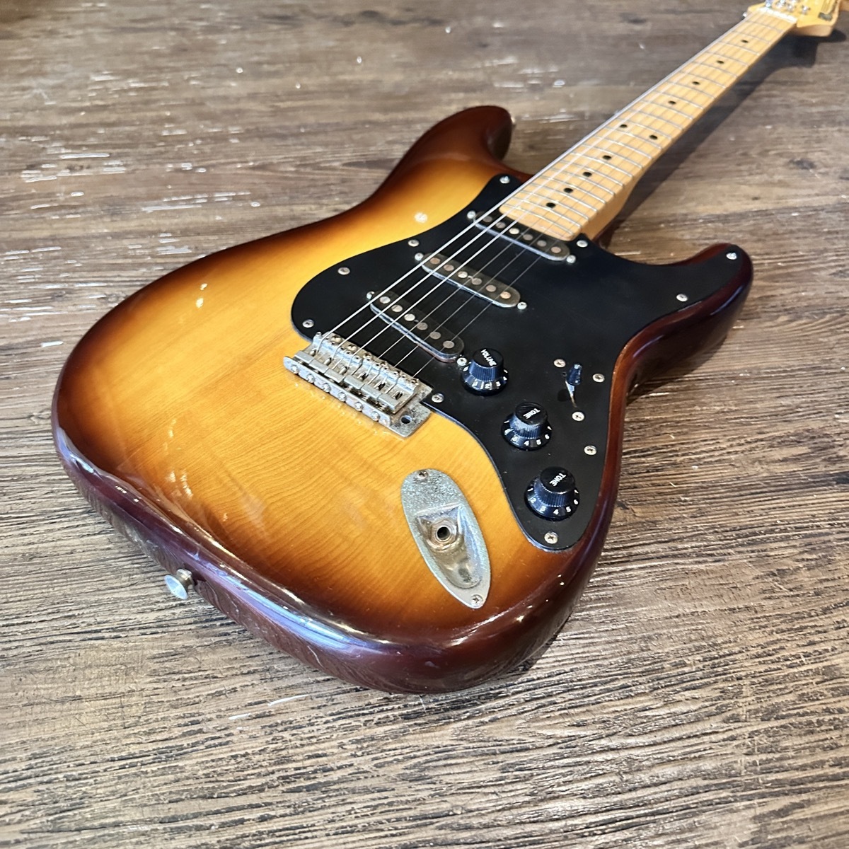 FERNANDES FST-60 5桁シリアル 1970年代 石ロゴ Electric Guitar（中古