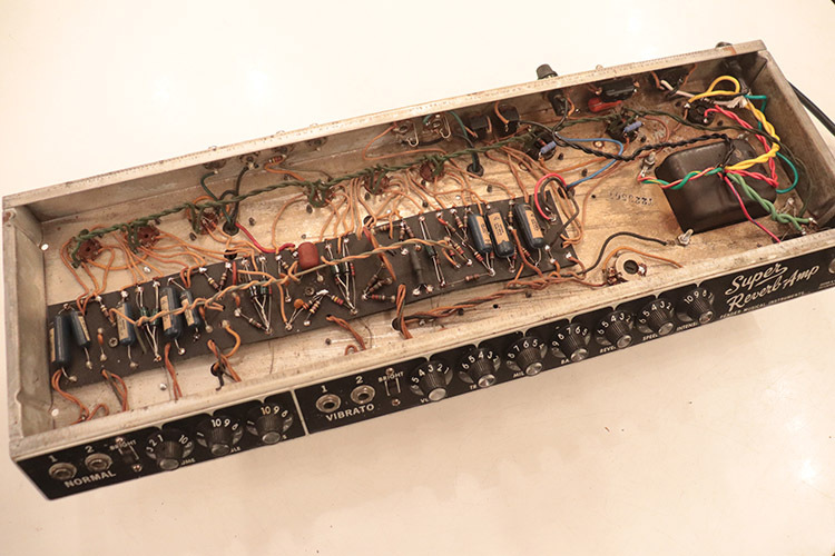 ビョンヴィンブラッド　1967年ビンテージスタジオ・PURU Sixties 1-39-52-04-02-04 - Glashütte Original