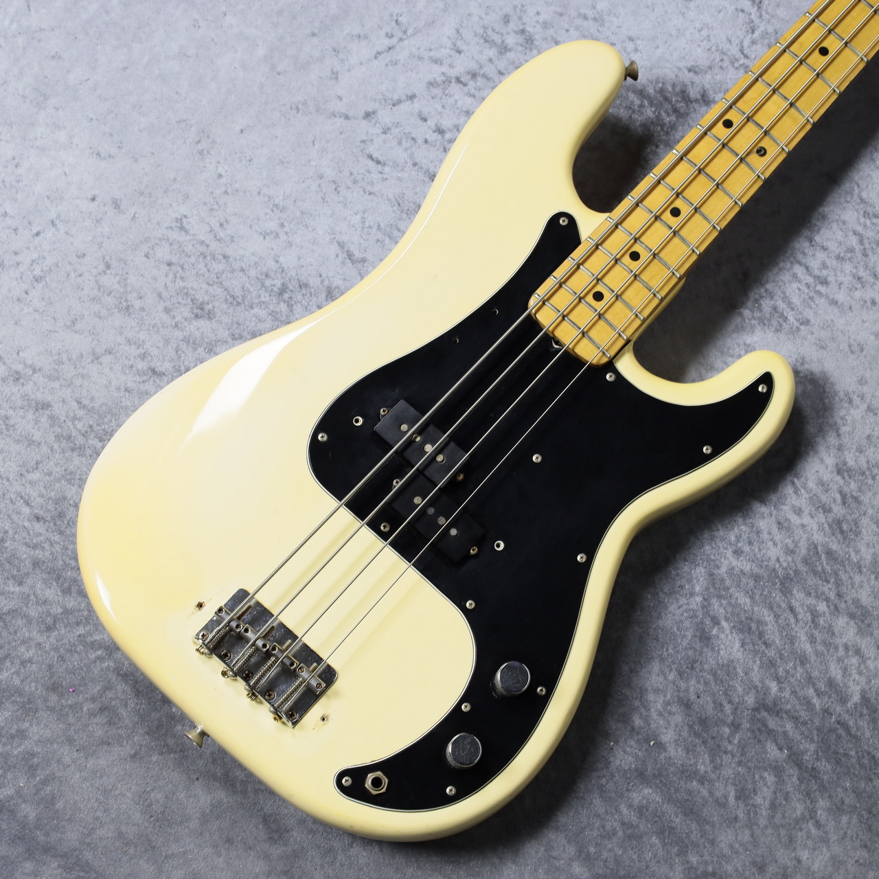 Fender 1979-81 Precision Bass - Olympic White -【4.55kg 