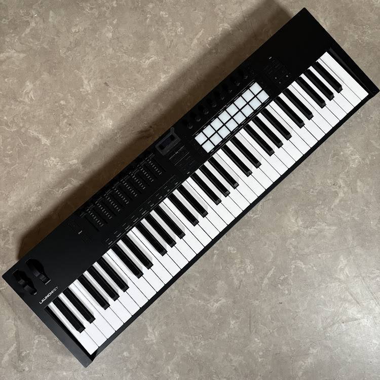 Novation Launchkey 61 Mk4 【中古】（中古/送料無料）【楽器検索