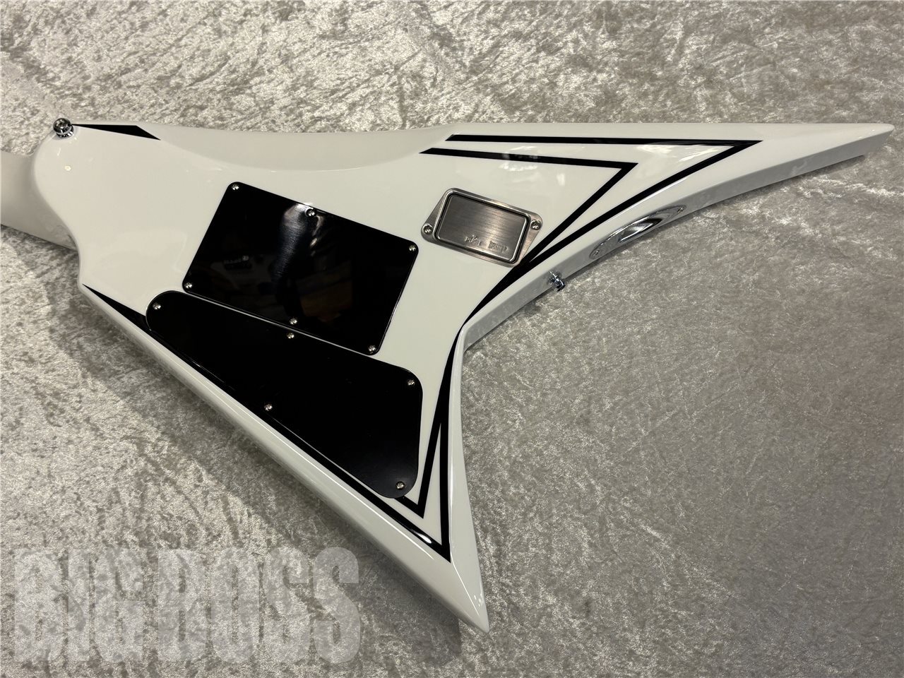 E-II SV【White, w/Black Stripes】（新品/送料無料）【楽器検索
