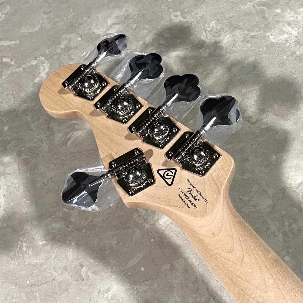【ガチ最終値下げ】 Squier Jazz Bass エレキベース 5弦 ガチ最終値下げ】 Squier Jazz Bass エレキベース 5弦
