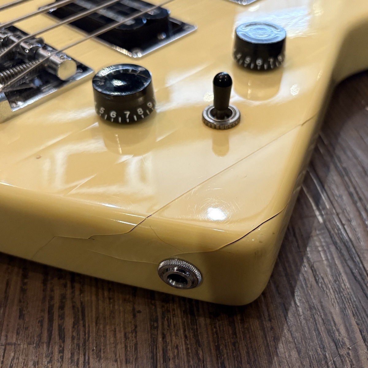 FERNANDES BXB-55 エクスプローラーシェイプ Electric Bass