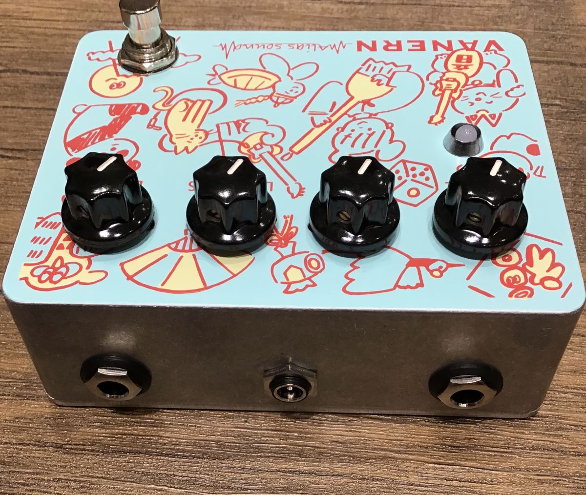 VANERN Alias sound ギターエフェクター @HATA_official_'s video