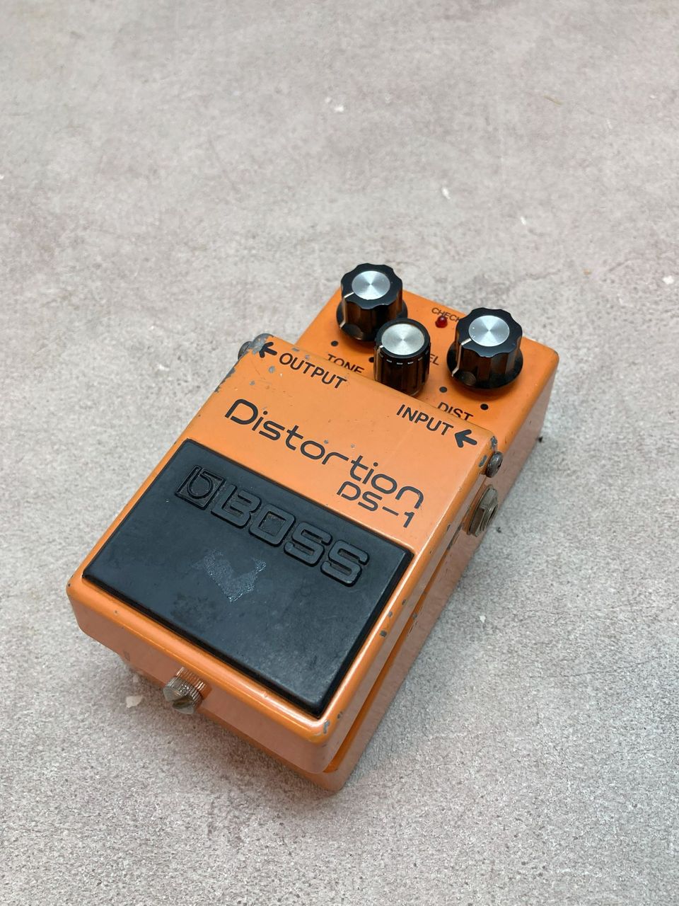 HOT大人気BOSS DS-1 (Distortion) 銀ネジ ギター