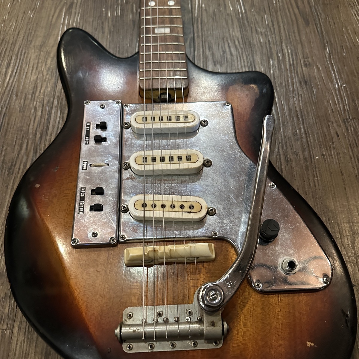 Guyatone LG-130T ビザールギター Electric Guitar（中古/送料