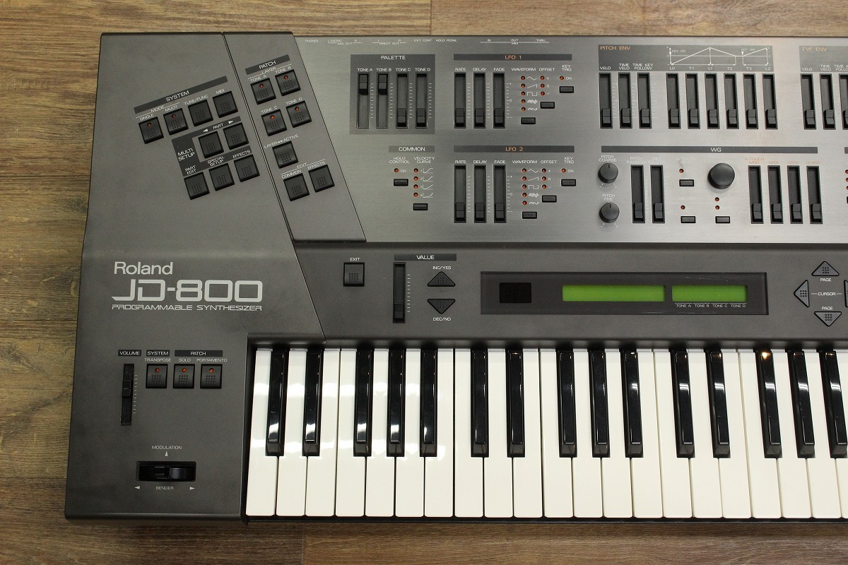 Roland JD-800 シンセサイザー メンテナンス済 ハードケース付き Roland JD-800 シンセサイザー メンテナンス済 ハードケース付き