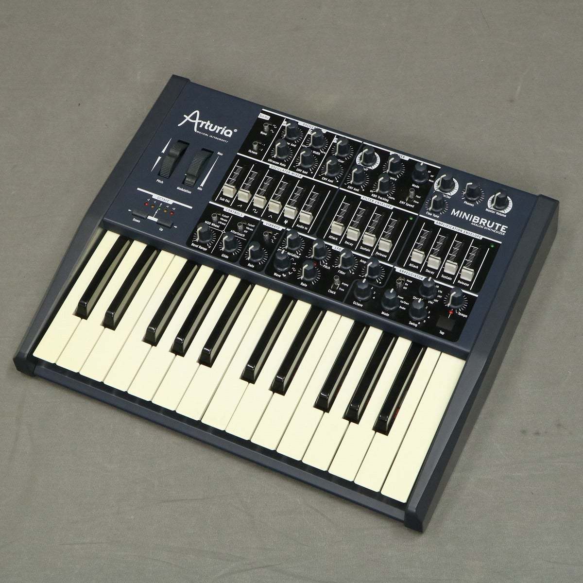 Arturia MINIBRUTE アナログシンセサイザー 名機】Arturia MINIBRUTEアナログシンセサイザー