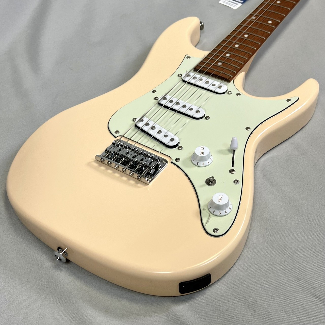 Ibanez AZES31 IV(Ivory)【店頭展示特価品】 （B級特価）【楽器検索