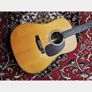 Martin D-28 Street Legend