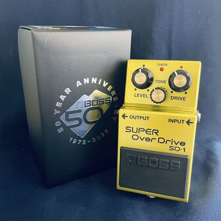 BOSS SD-1-B50A 50th Anniversary Pedals 【メタリック塗装筐体】【銀ネジ】【金色のノブ・キャップ】【記念エン