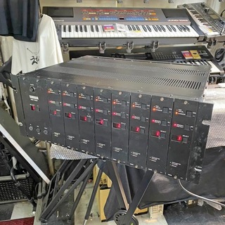 YAMAHA TX816