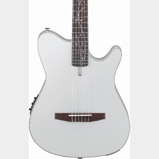 Ibanezが、ティム・ヘンソン（ポリフィア）のシグネチャー・ナイロン