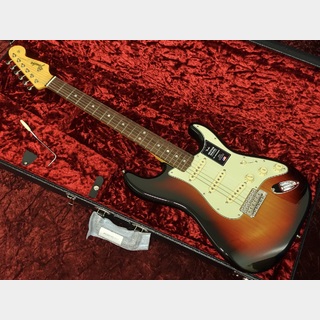 FenderAmerican Original '60s Stratocaster Rosewood Fingerboard 3-Color Sunburst【B級特価！】