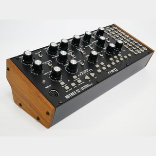 Moog MOTHER-32