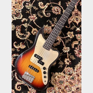 エレクトリック・ベース、Black Smoker、TRAD MASTER BETA P5の