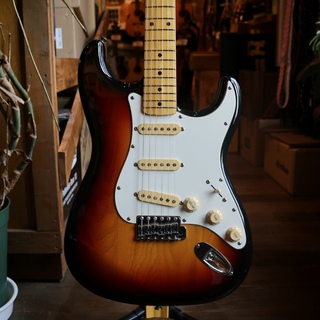 Fender Japan ST72-55 3-Tone Sunburst  Eシリアル  フジゲン期