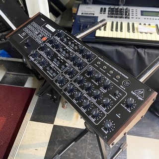 BEHRINGER PRO-800