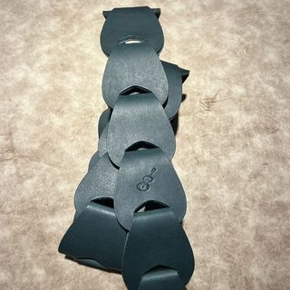 708works folklore　ウロコのようなギターストラップ