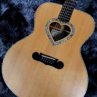 超美品 展示試奏品 000タイプ Wピックアップ付エレアコ コア 超美品 展示試奏品 000タイプ Wピックアップ付エレアコ コアタイプ