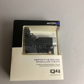 ZOOM Q4