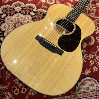 Martin 000-18 standard