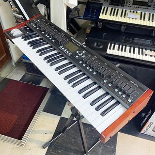 BEHRINGER DeepMind 12