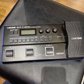 BOSS GT-1