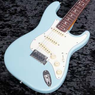 フェンダーがReiのシグネチャー・ギター“Rei Stratocaster R246”を発表