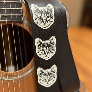 Couch Couch Guitar Strap ニャン・ ニャン・ ニャン・黒