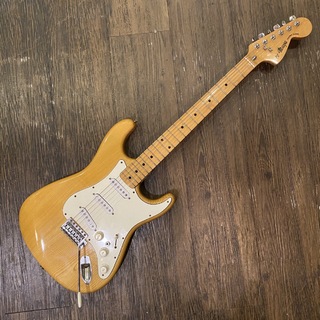 El MayaArtist model Stratocaster 1970s Vintage Model White Electric Guitar 3.60kg