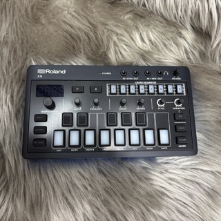 Roland J-6