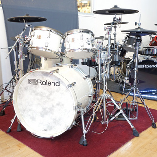 Roland V-Drums Acoustic Design VAD706-PW w/ KD-222-PW & DTS-30S 【48回まで分割金利手数料無料!】